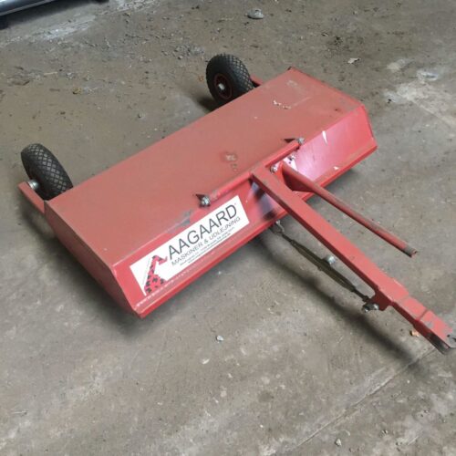 Leje af mosfjerner til plænetraktor